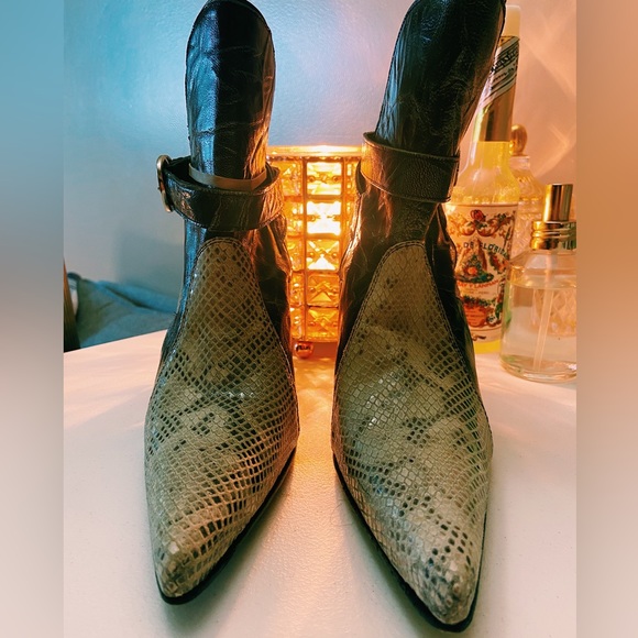 ❤️ Dos de Oro Boots - Picture 3 of 16